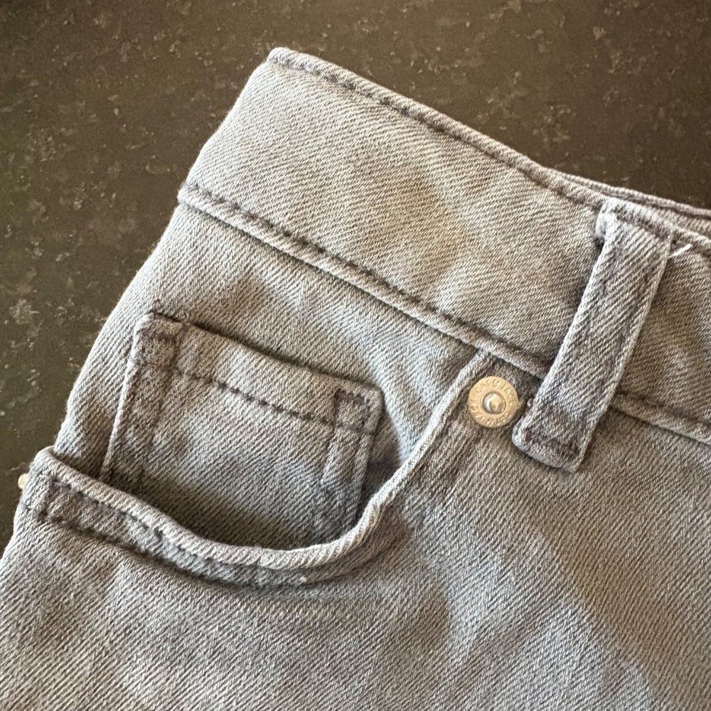 Girls' Cat & Jack Classic Frayed Hem Jean Shorts - Picture 6 of 15